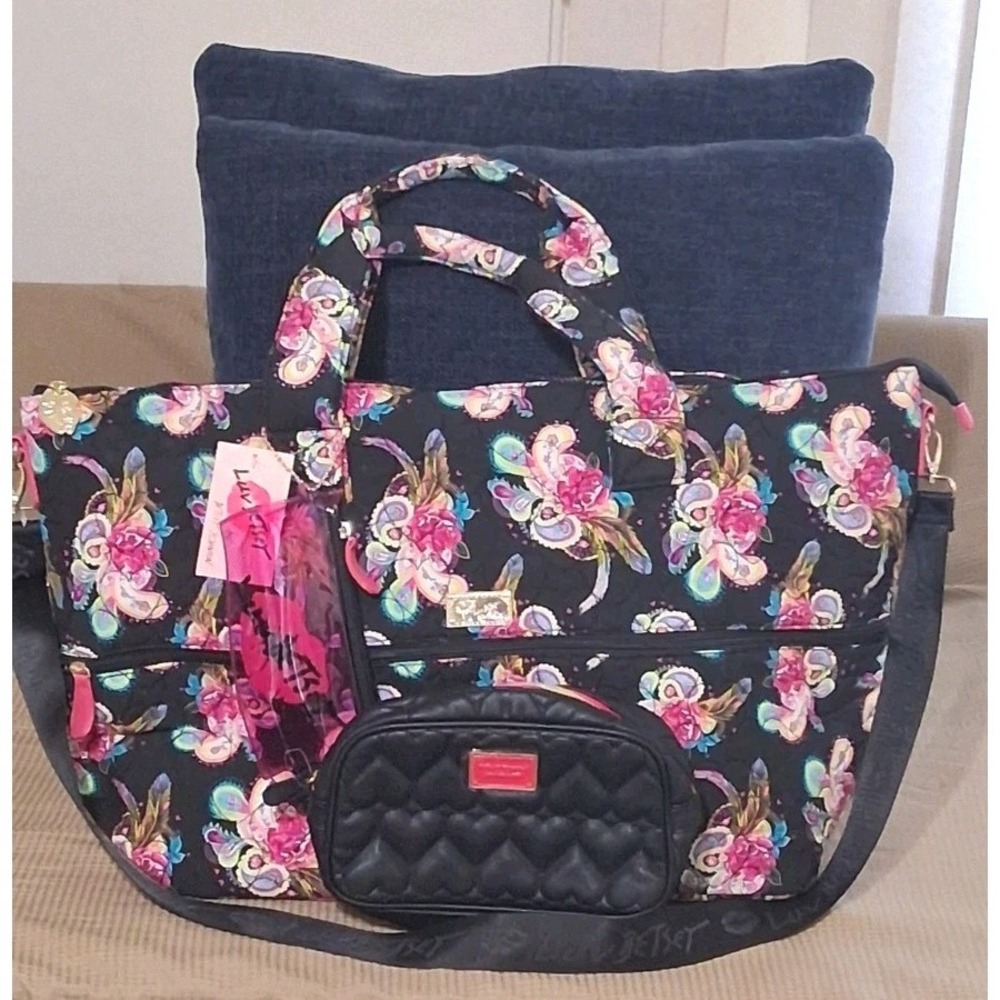 LUV BETSEY BY BETSEY JOHNSON Weekender Travel Bag Black Heart Quilted NWT